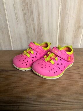 Stride Rite Bright Pink Toddler Sneakers